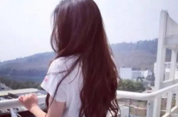 头像带字的女生,带字女生头像的潮流与魅力