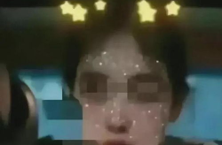 娱乐君吃瓜老绵羊视频在线观看,张艺兴与娱乐吐槽吃瓜君的温馨互动